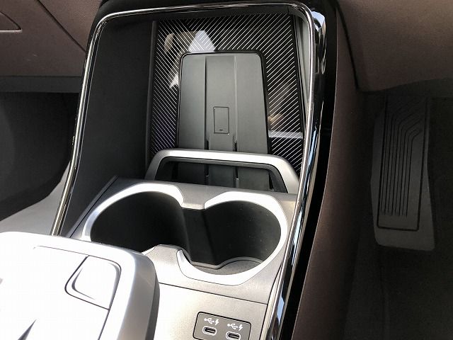 U11 iX1 xDrive30