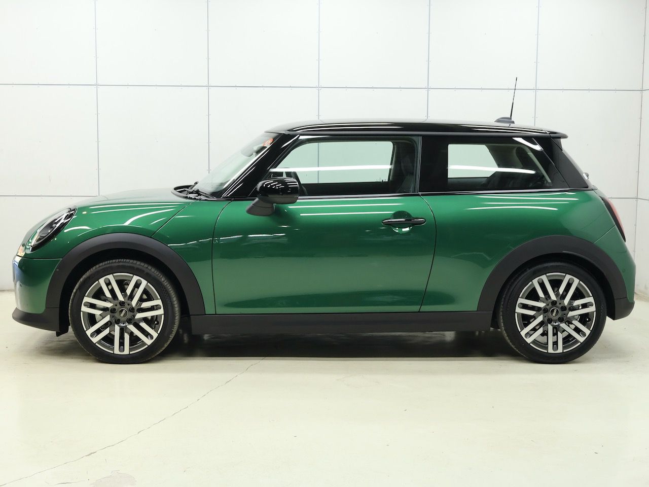 F66 MINI Cooper C 3Dr