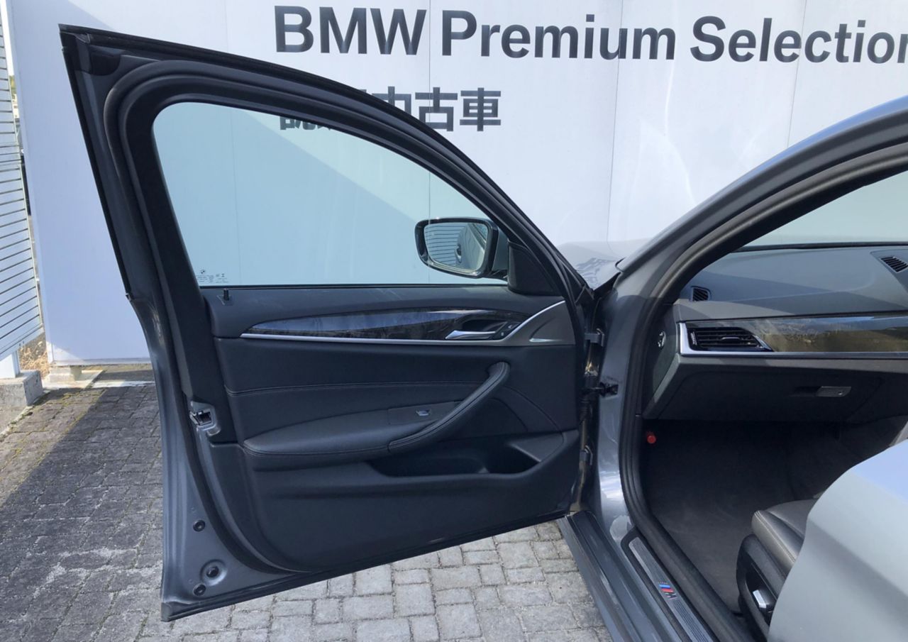 520d xDrive Sedan RHD