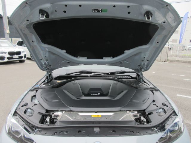 G26 i4 eDrive40 RHD