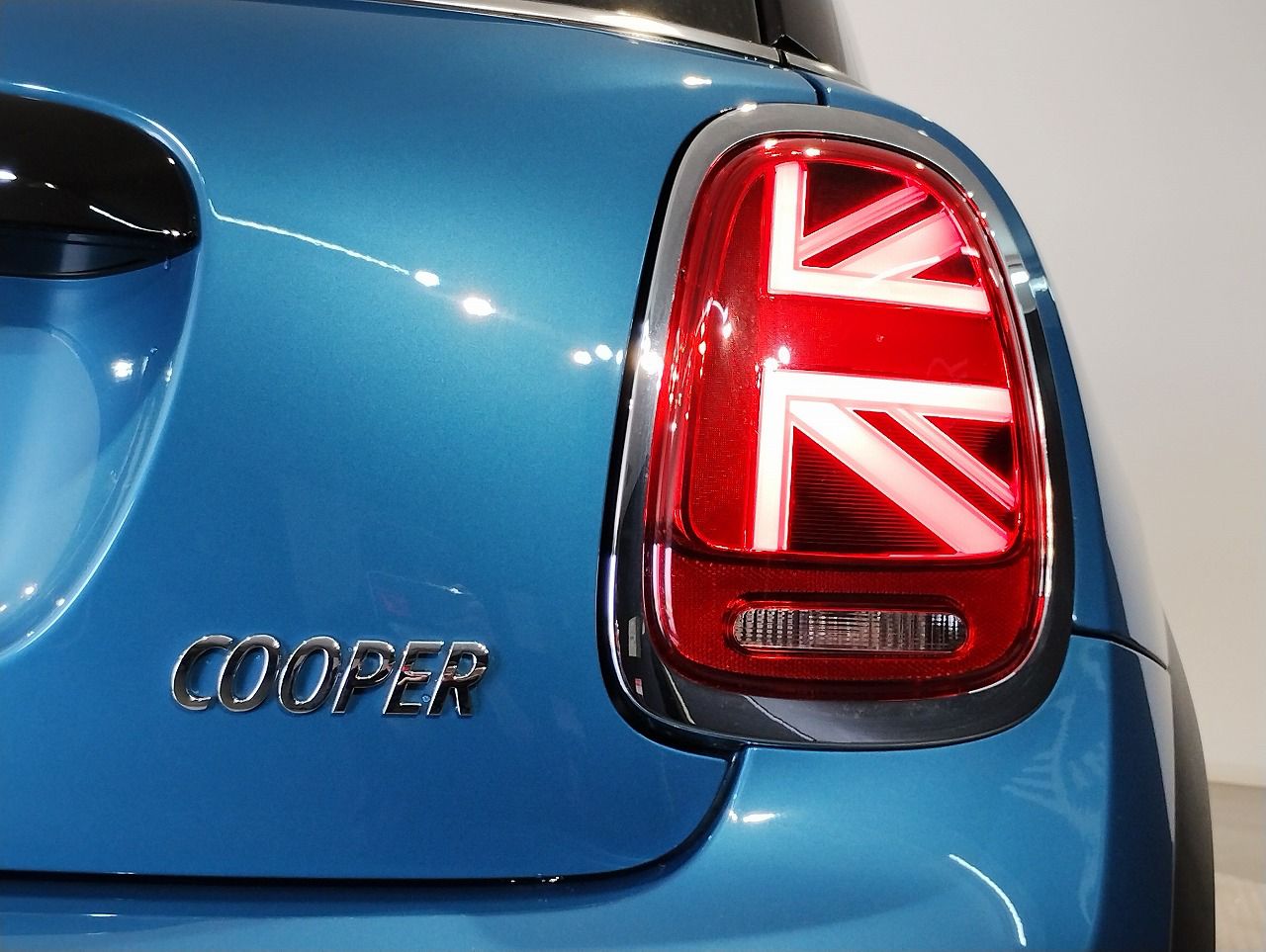 MINI Cooper F56 RHD