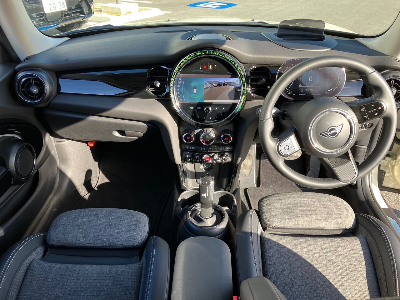 MINI Cooper F56 RHD