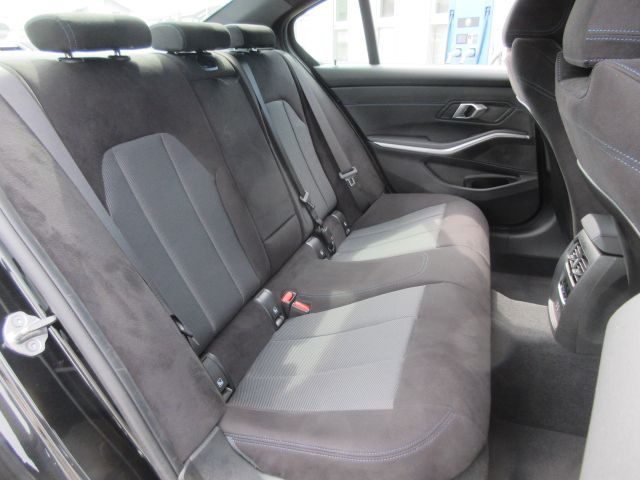 G20 320i Saloon LCI RHD MX