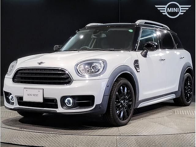 MINI COOPER CROSSOVER.