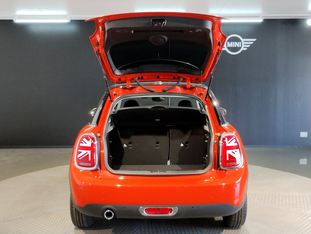 F55 COOPER D (AT)