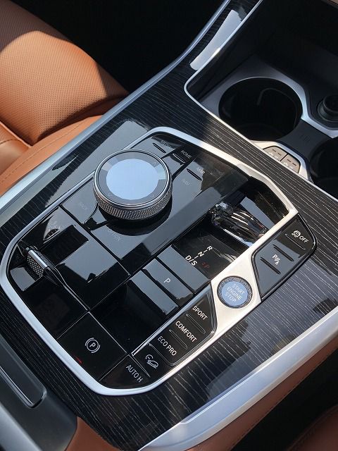 X7 xDrive40d RHD US