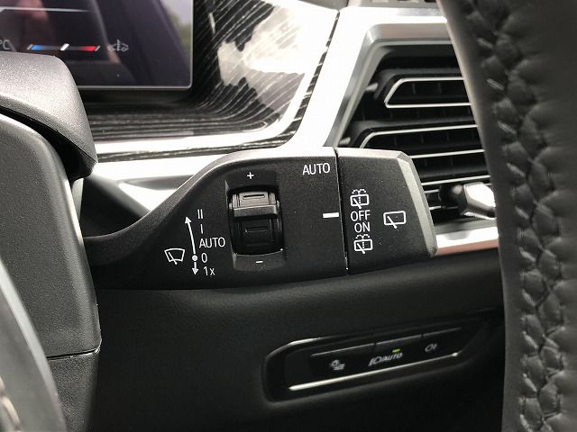 X7 xDrive40d RHD US