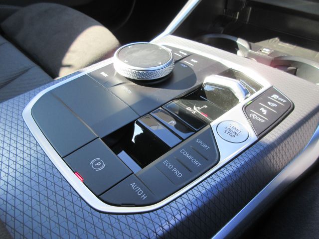 320d xDrive Berline RHD