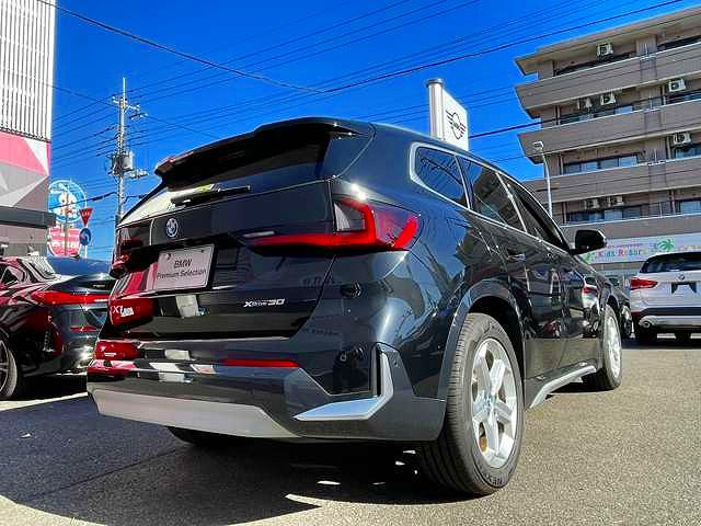 U11 iX1 xDrive30