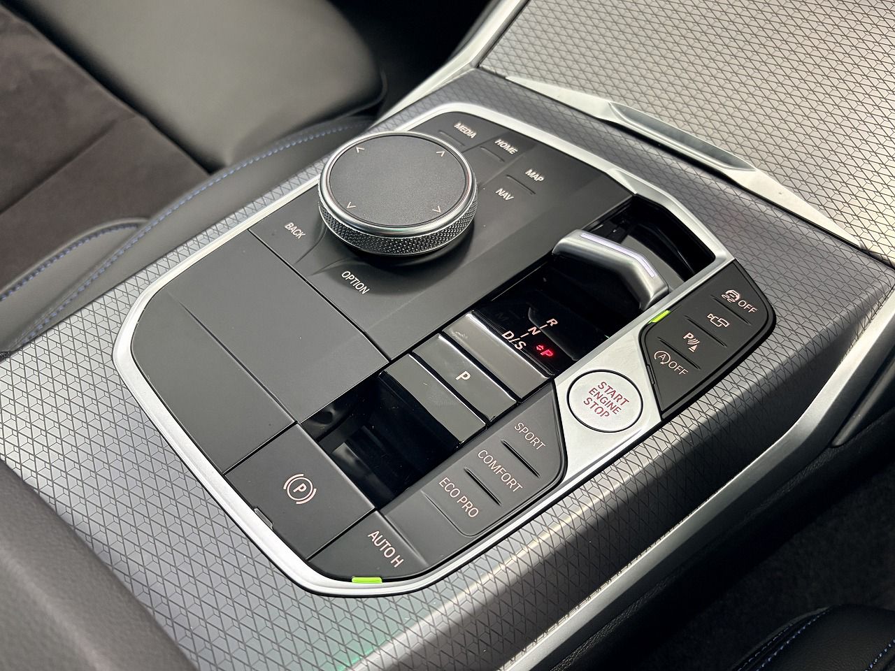 320d xDrive Berline RHD