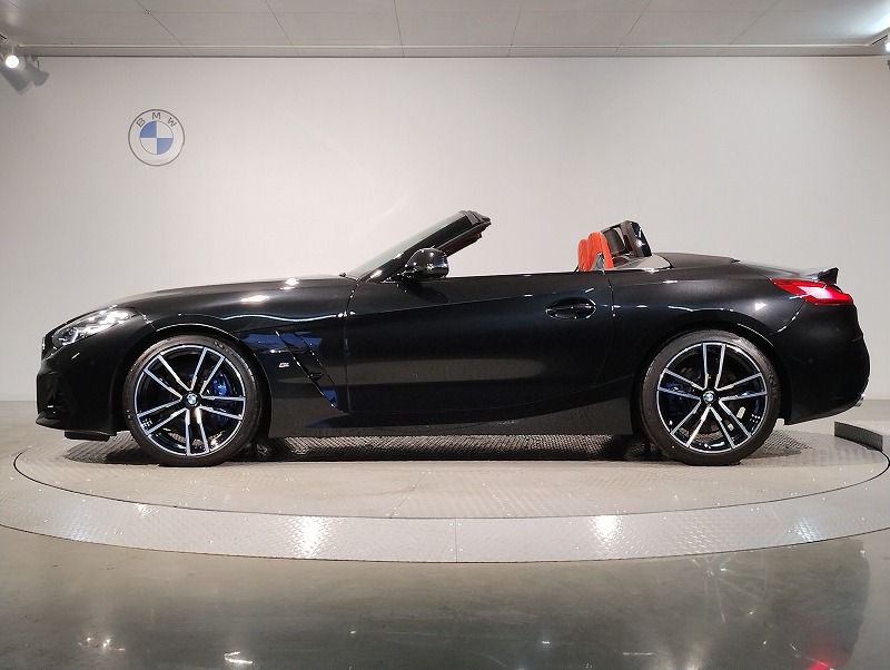 G29 z4 sDrive20i RHD