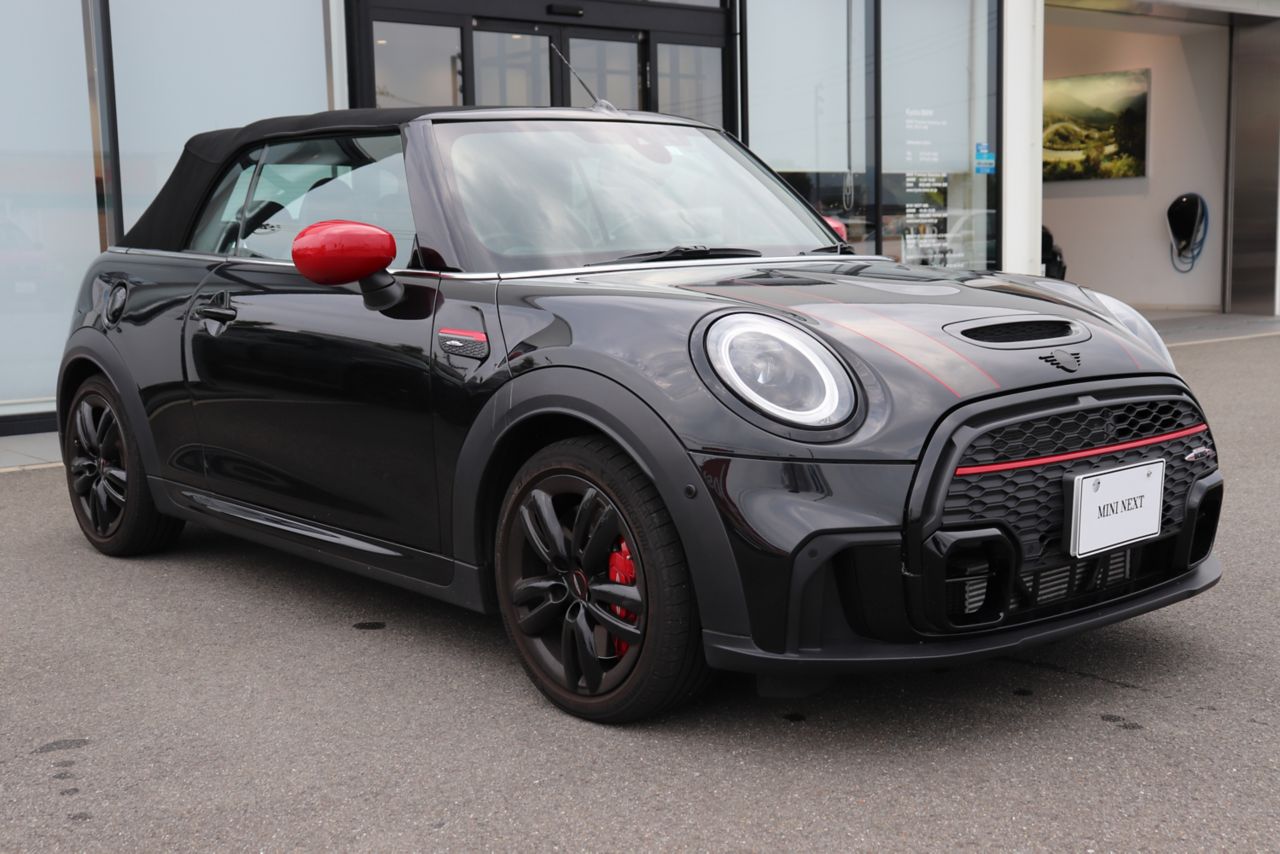 THE JOHN COOPER WORKS CONVERTIBLE.