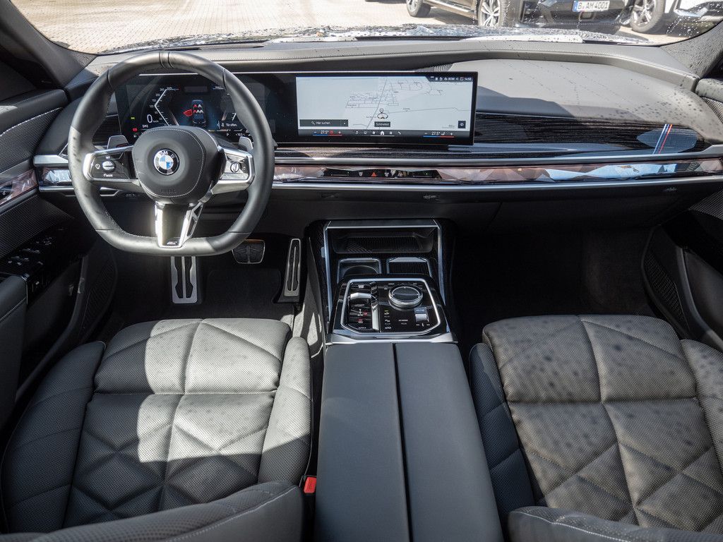BMW 740