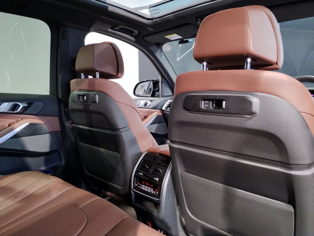 X5 M60i xDrive RHD