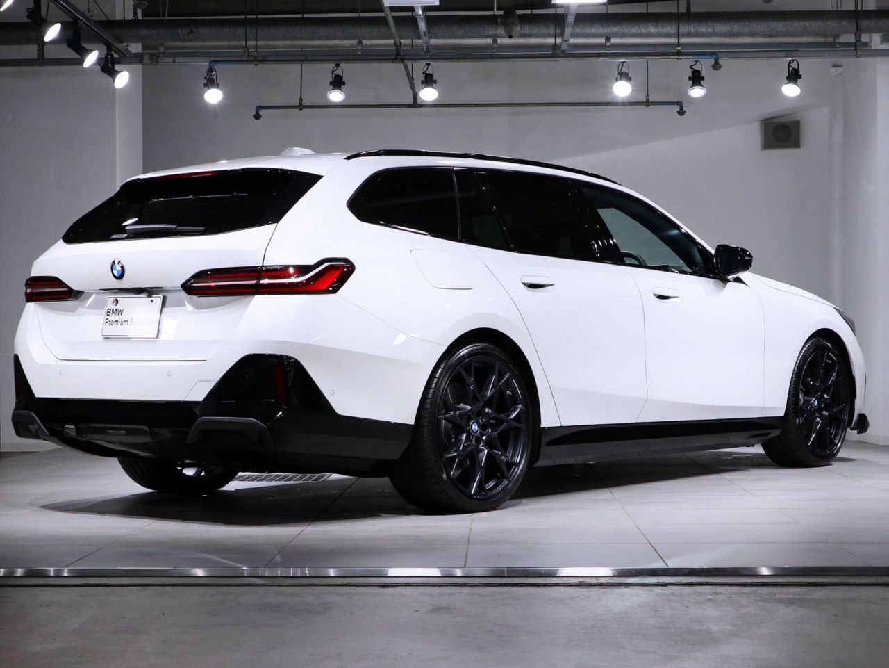 BMW i5 eDrive40 M Sport RHD