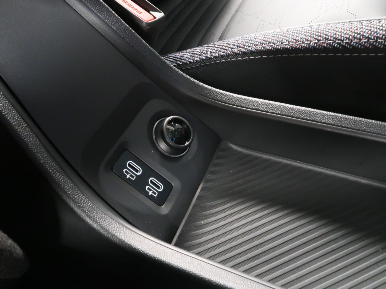 F66 MINI Cooper C 3Dr