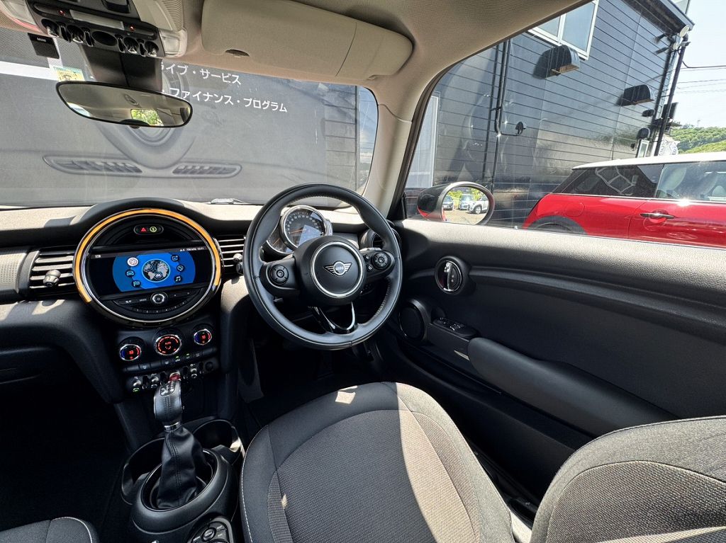 F56 COOPER D (AT)