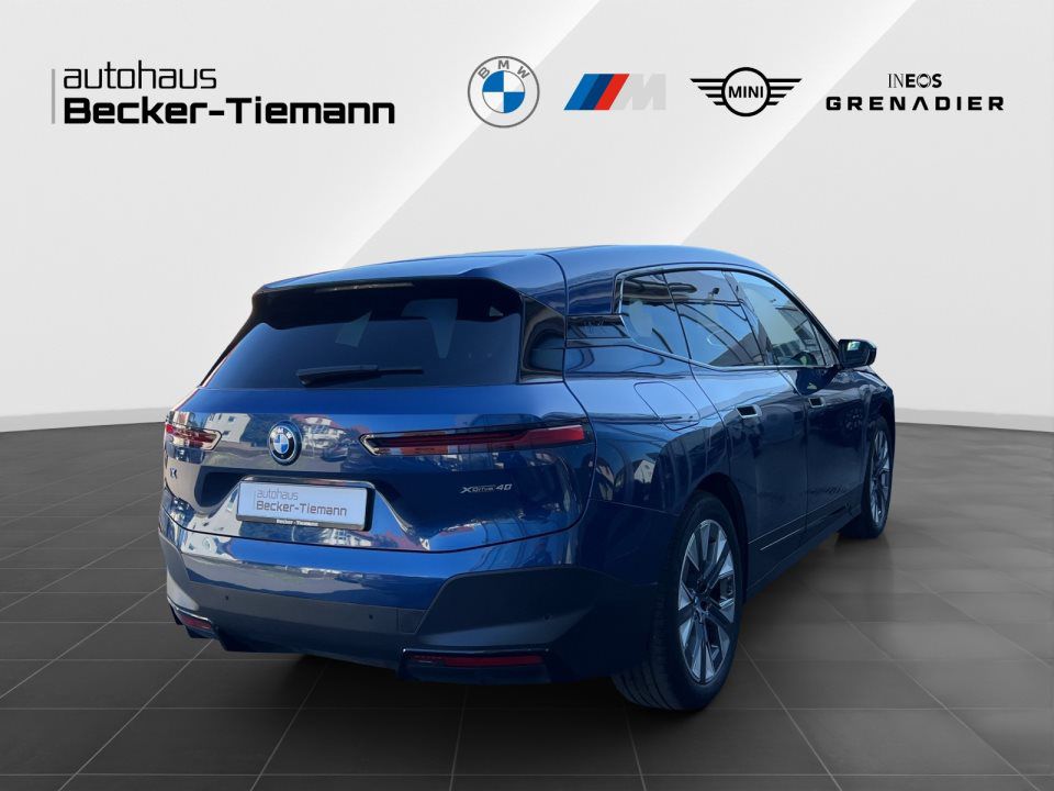BMW iX