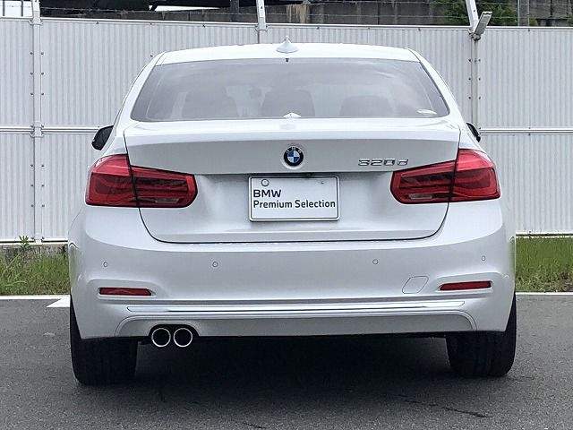 320D SEDAN RHD