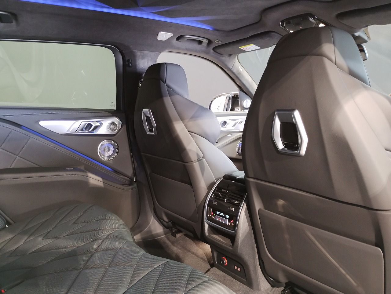 XM RHD