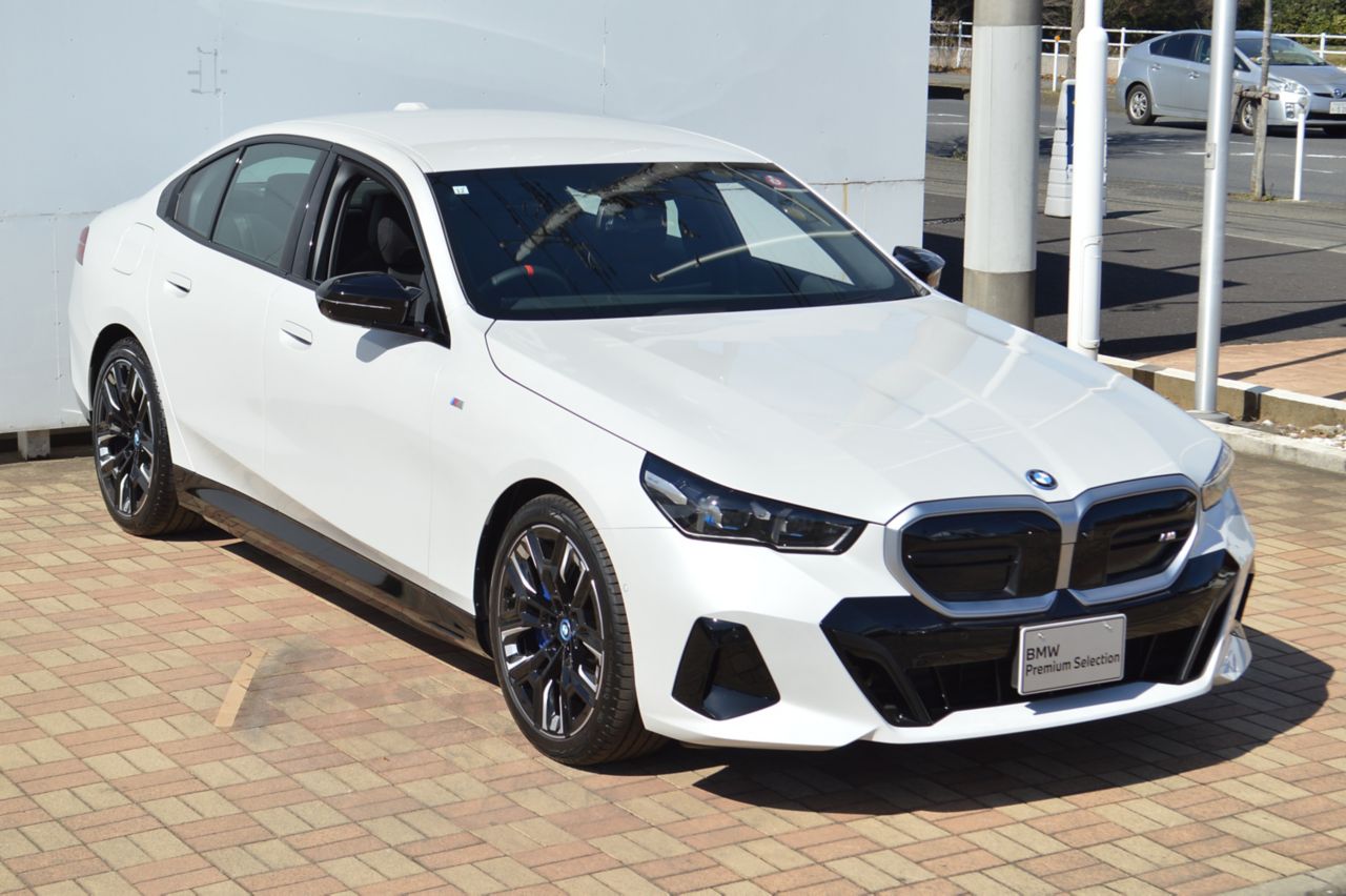 BMW i5 M60 xDrive Sedan RHD