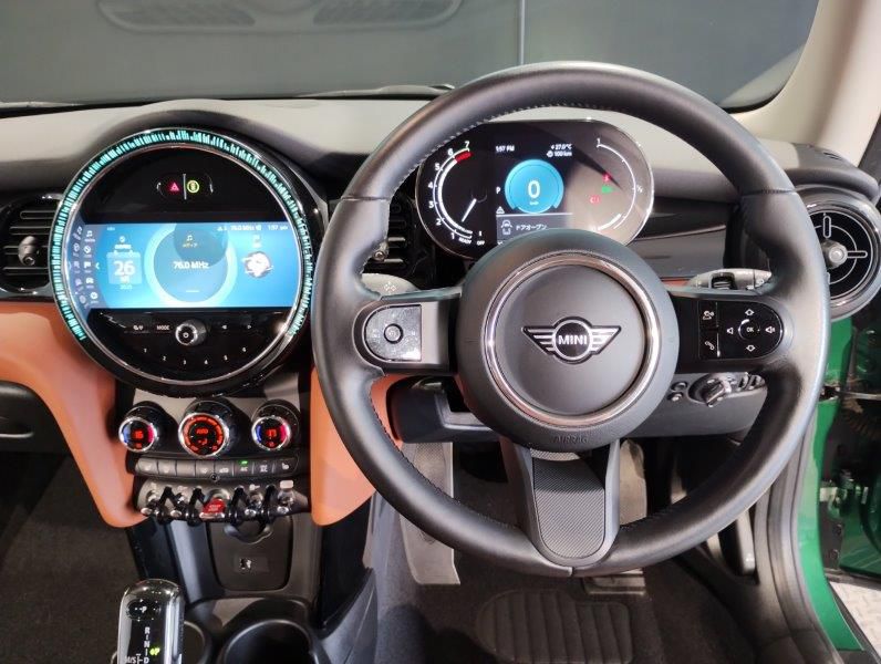 MINI Cooper F56 RHD