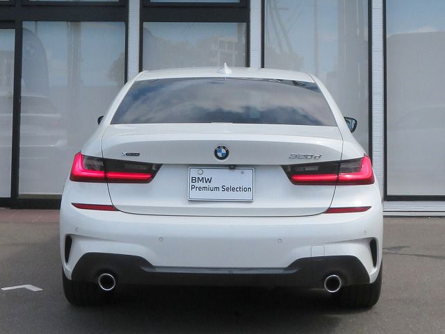 G20 320d xDrive RHD Saloon