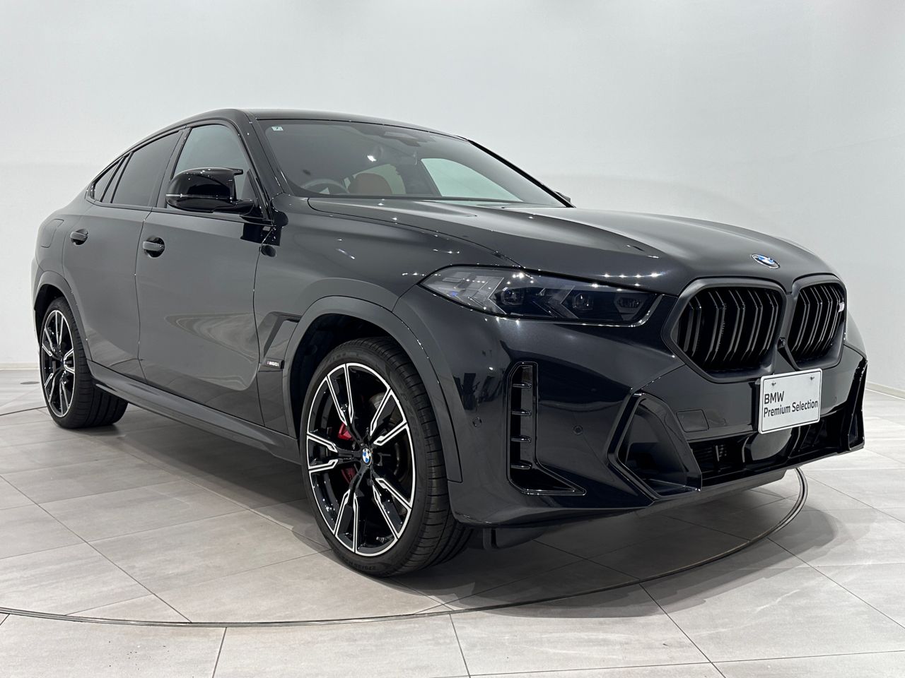 X6 M60i xDrive RHD