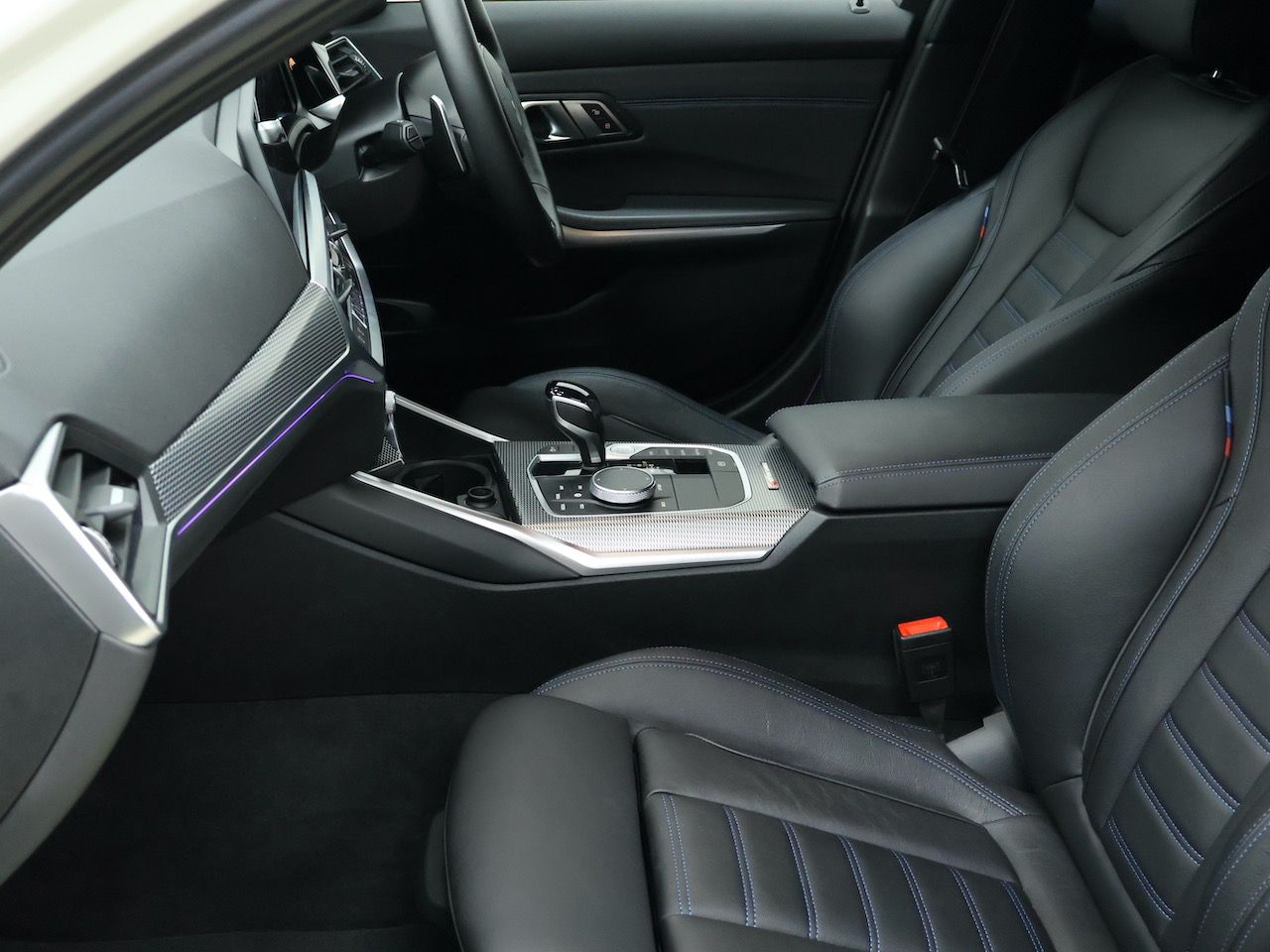 G20 320d xDrive RHD Saloon