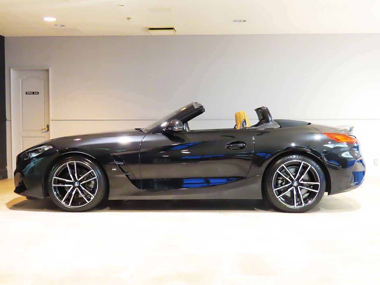 G29 z4 sDrive20i RHD