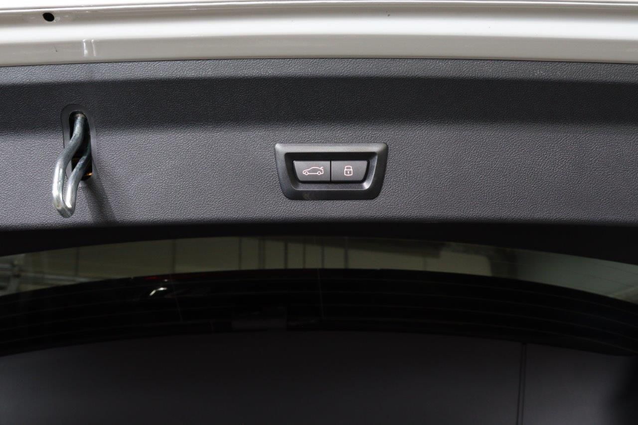 G01 X3 M40i RHD LCI ZA