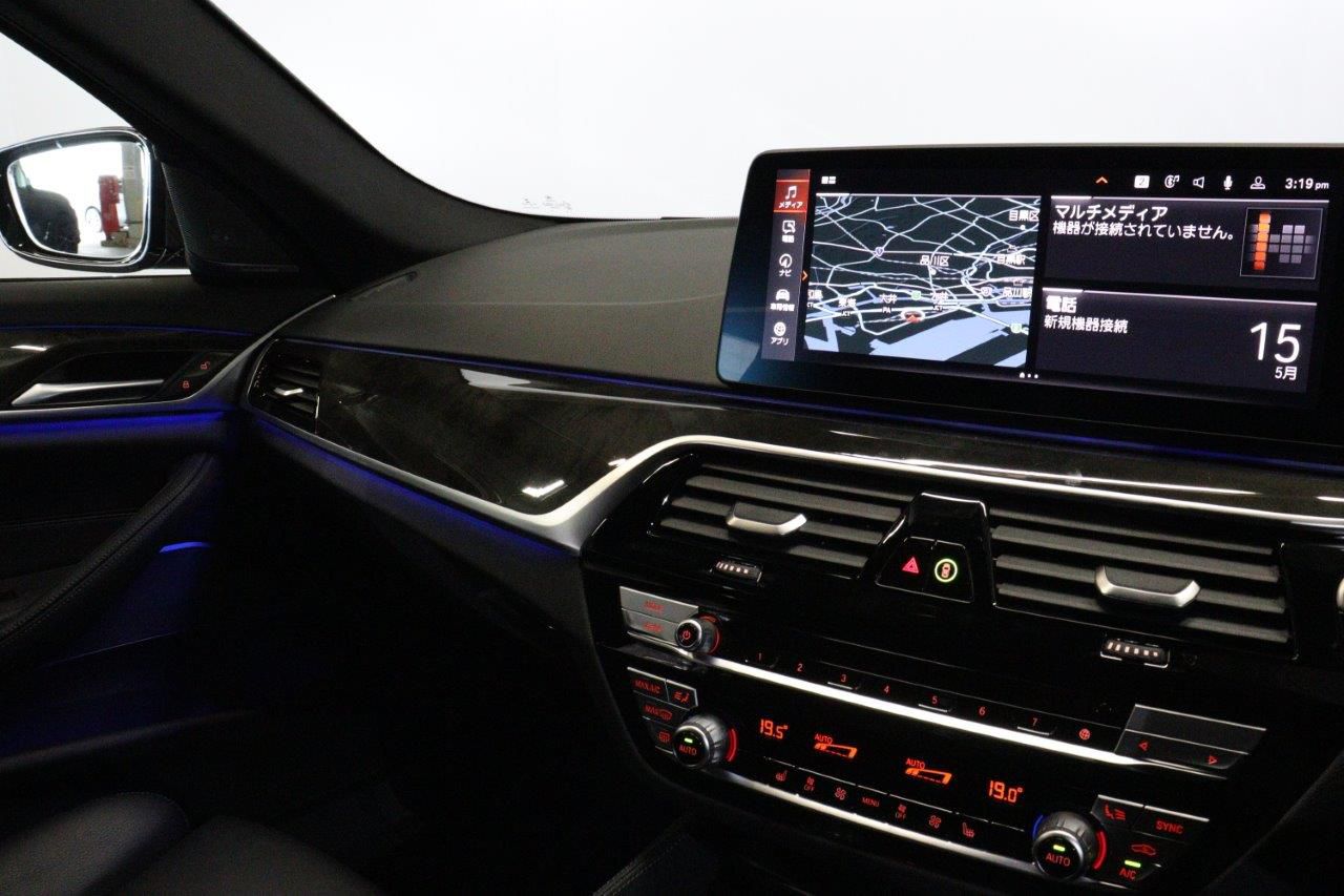 520d xDrive Touring RHD