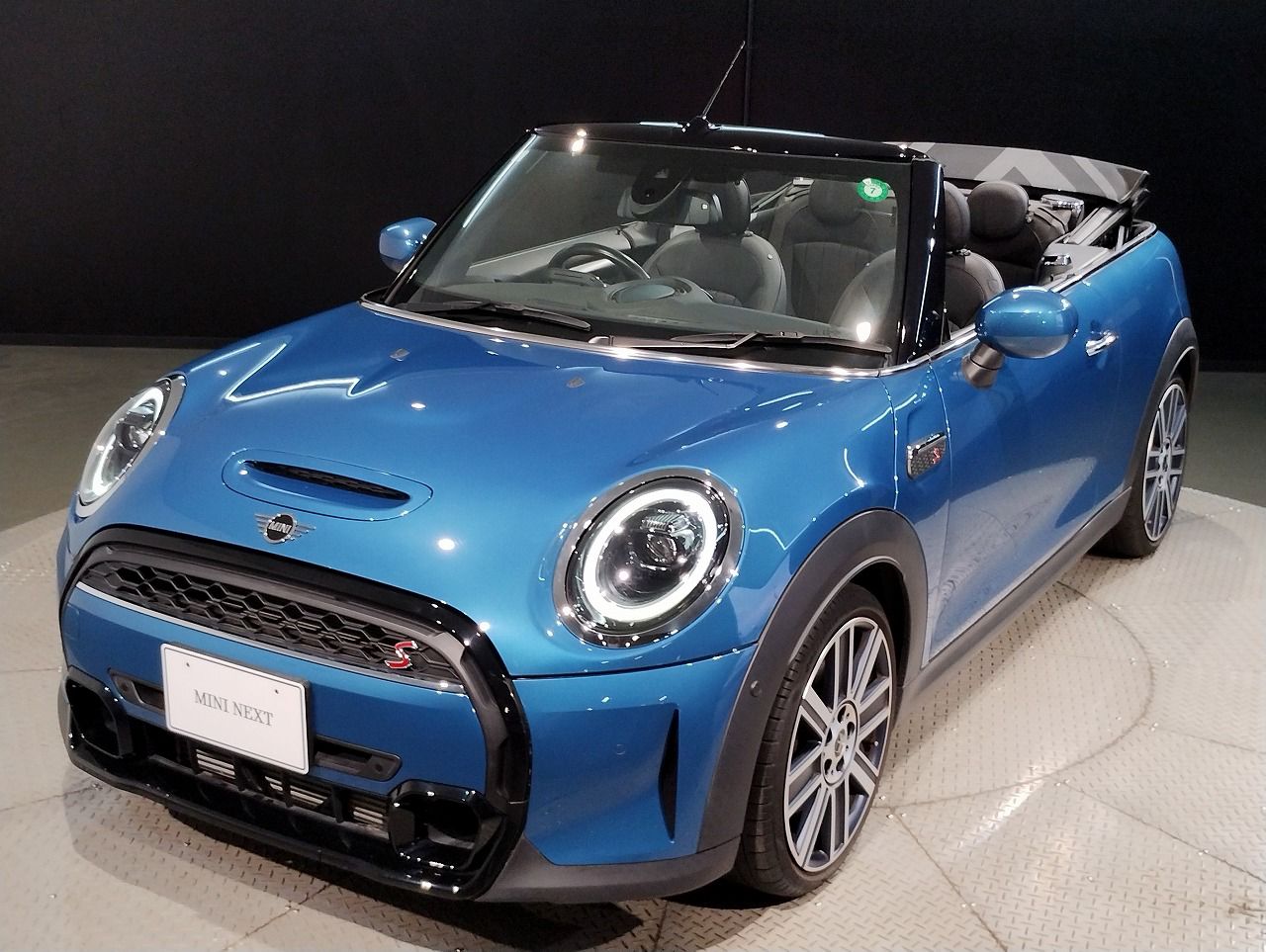 MINI Cooper S Convertible RHD