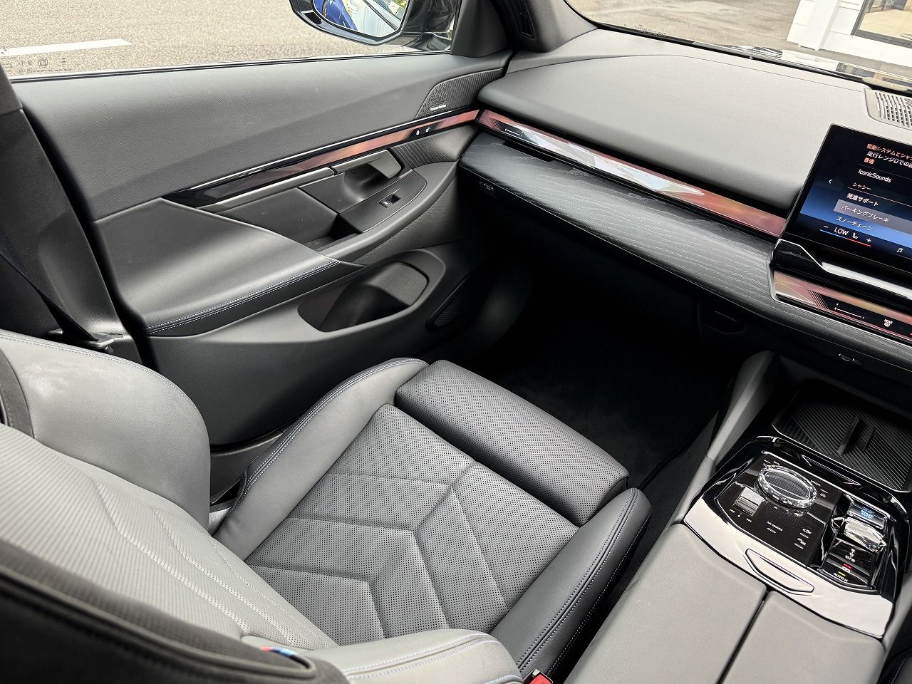 BMW i5 eDrive40 Sedan RHD