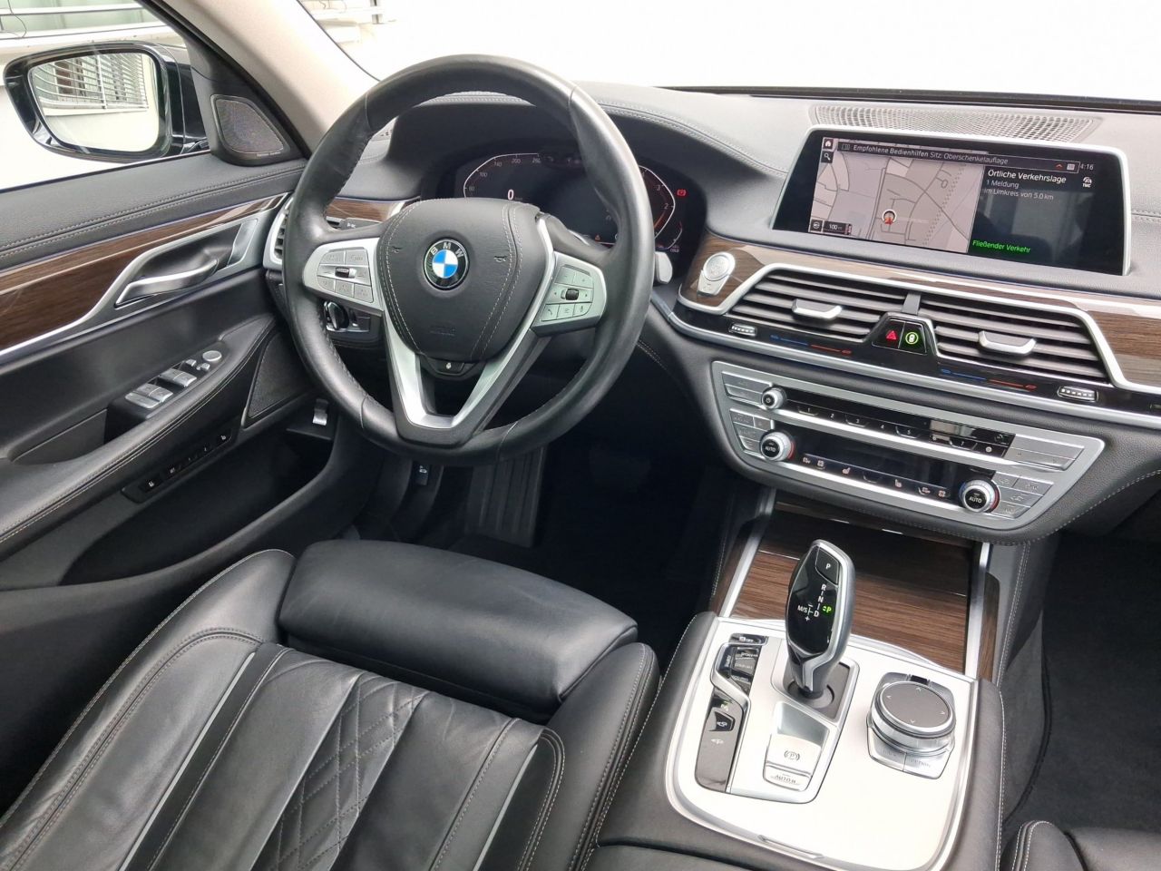 BMW 740