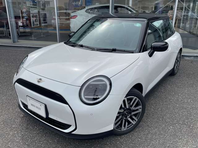 J01 MINI Cooper E