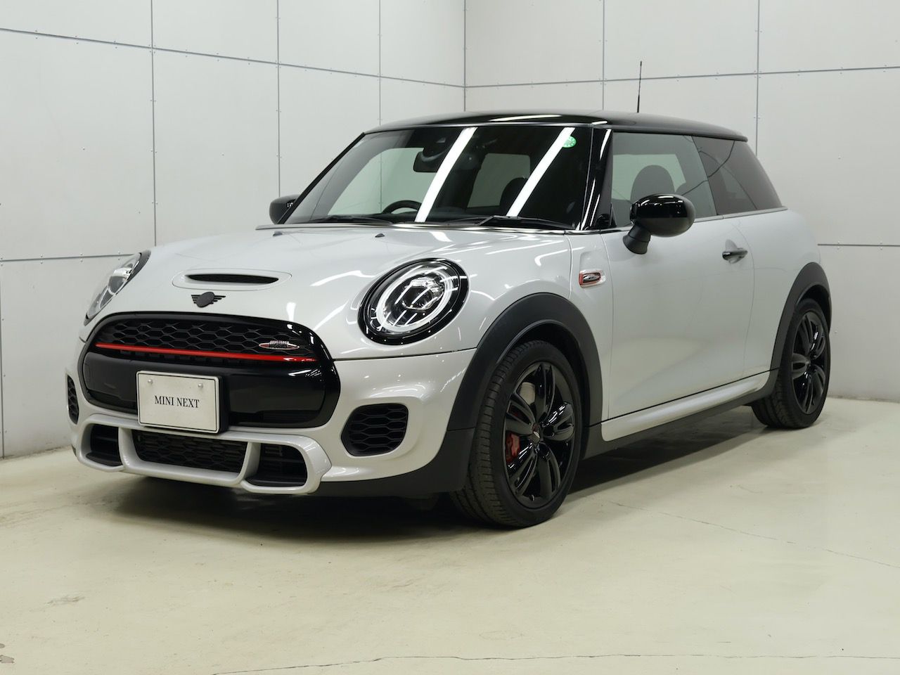 MINI JOHN COOPER WORKS 3 DOOR.