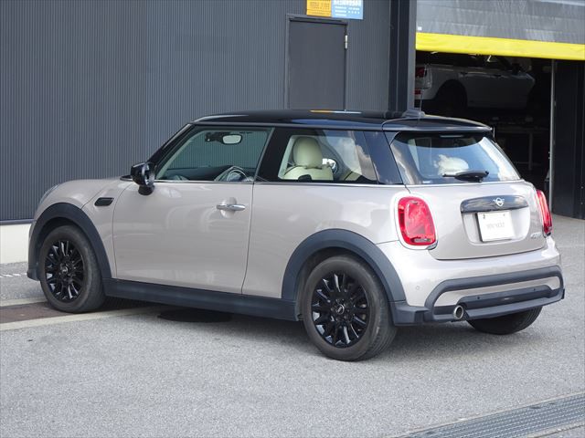 MINI Cooper F56 RHD