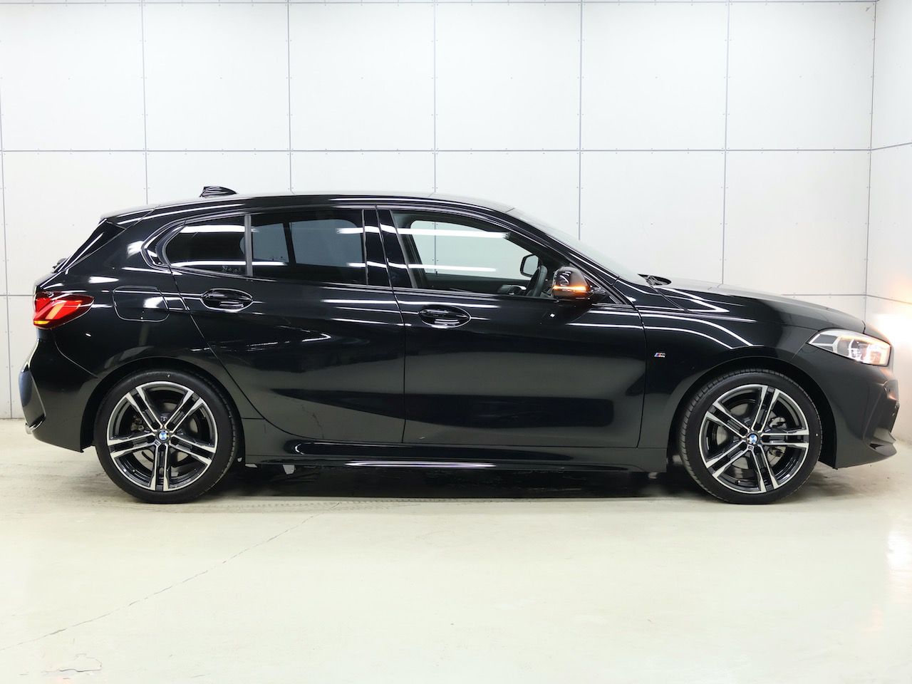 F40 118d Sports Hatch 5-door B47 2.0d