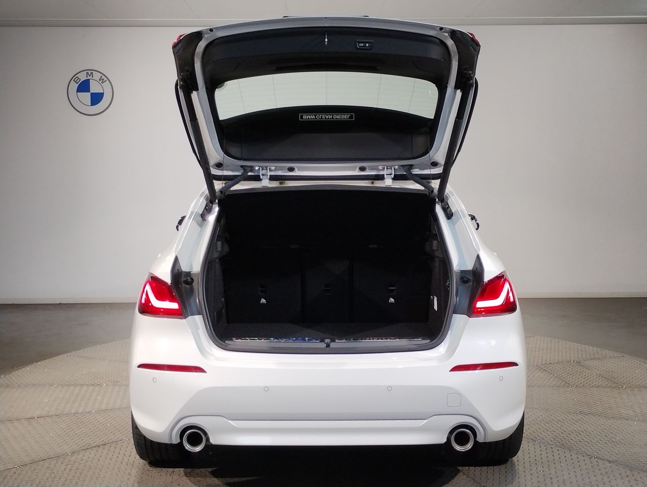 F40 118d Sports Hatch 5-door B47 2.0d