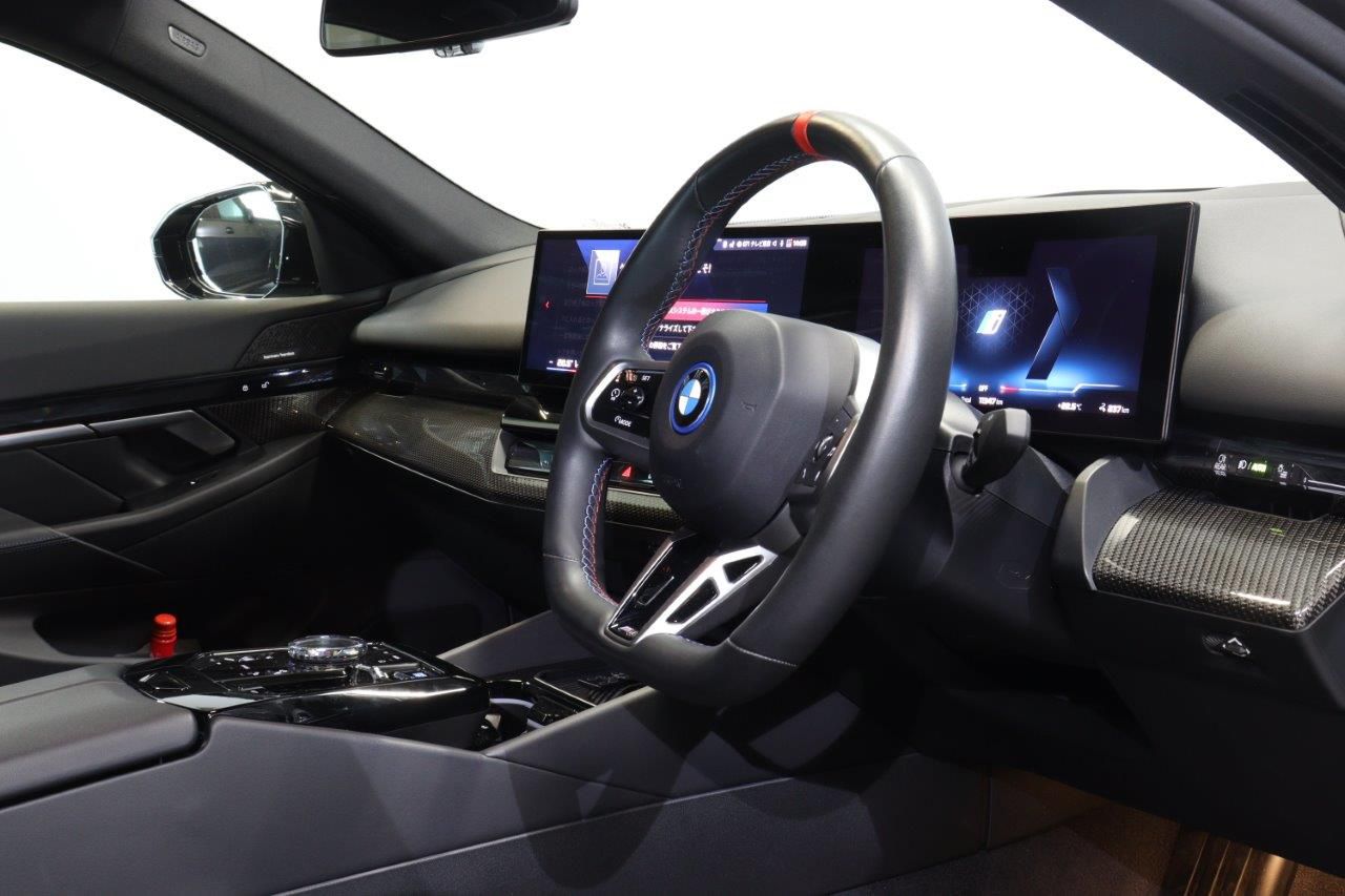 BMW i5 M60 xDrive Sedan RHD