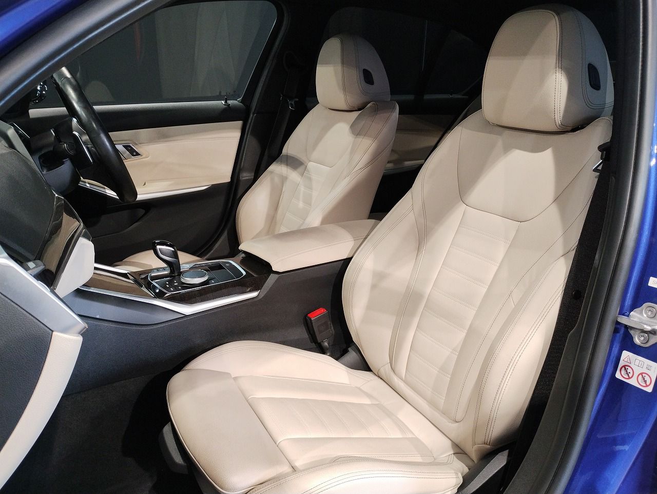 G20 330e Saloon RHD