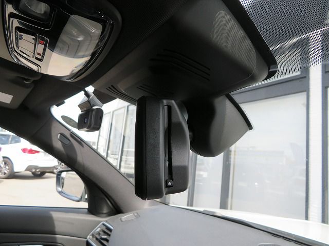 G20 320d xDrive RHD Saloon