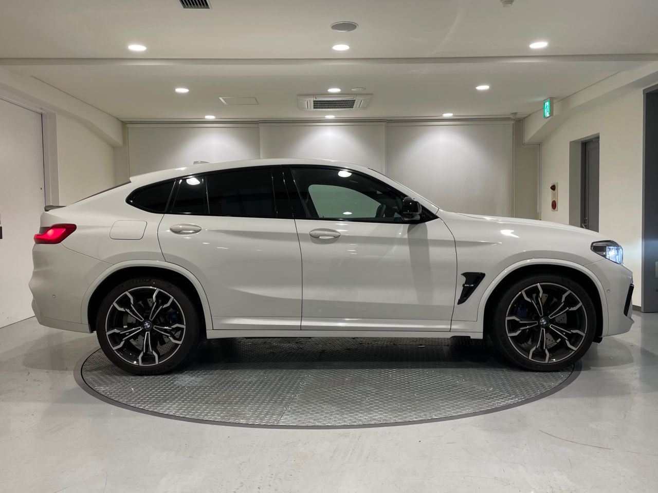 X4 M RHD