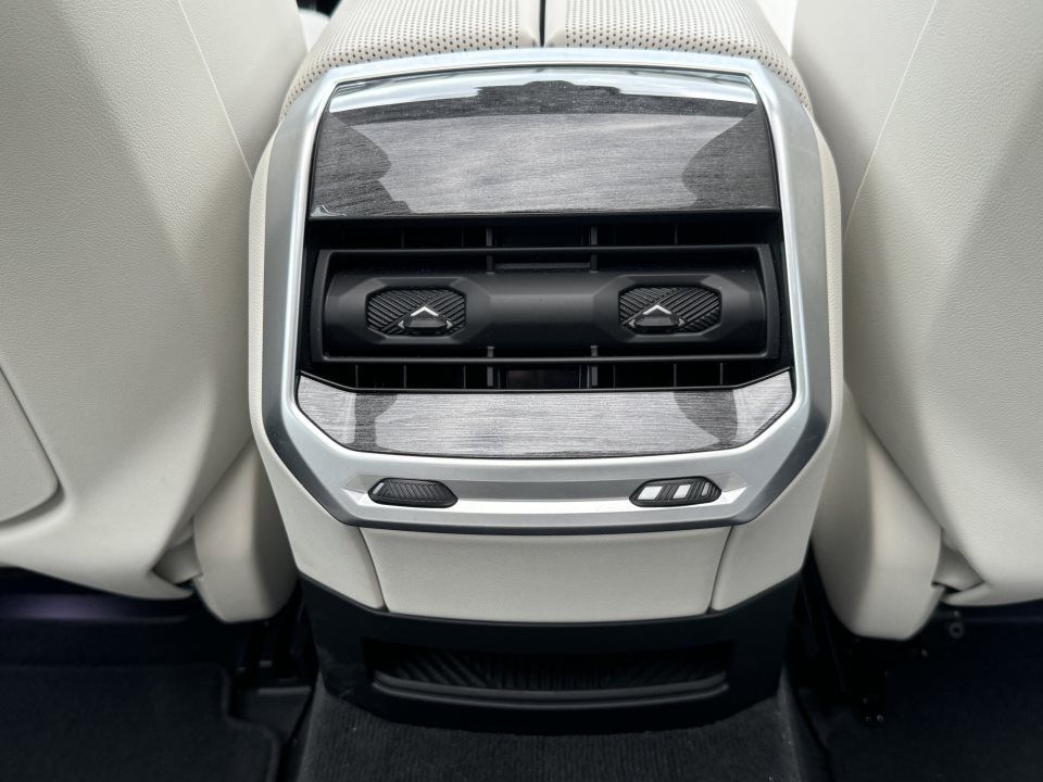 BMW 760