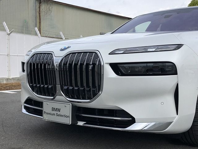 i7 xDrive60 Sedan RHD