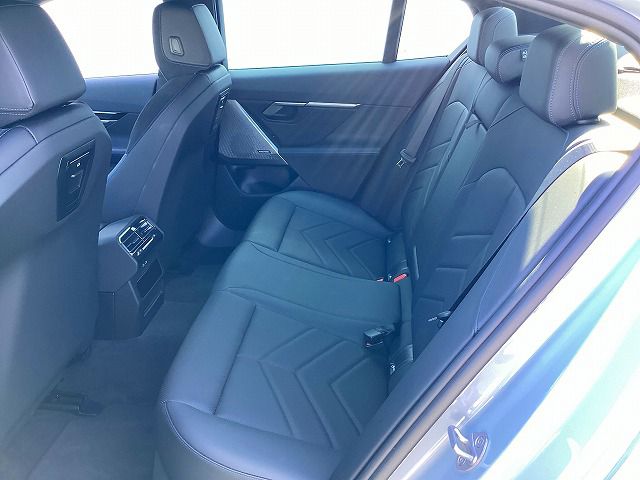 BMW i5 M60 xDrive Sedan RHD