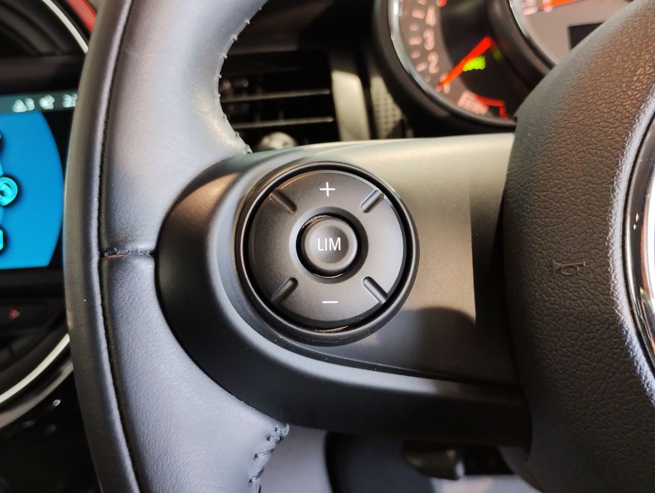 F55 COOPER D (AT)