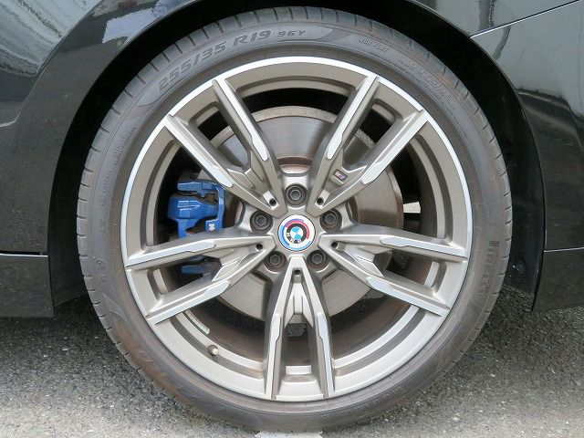 M240i xDrive Coupé RHD