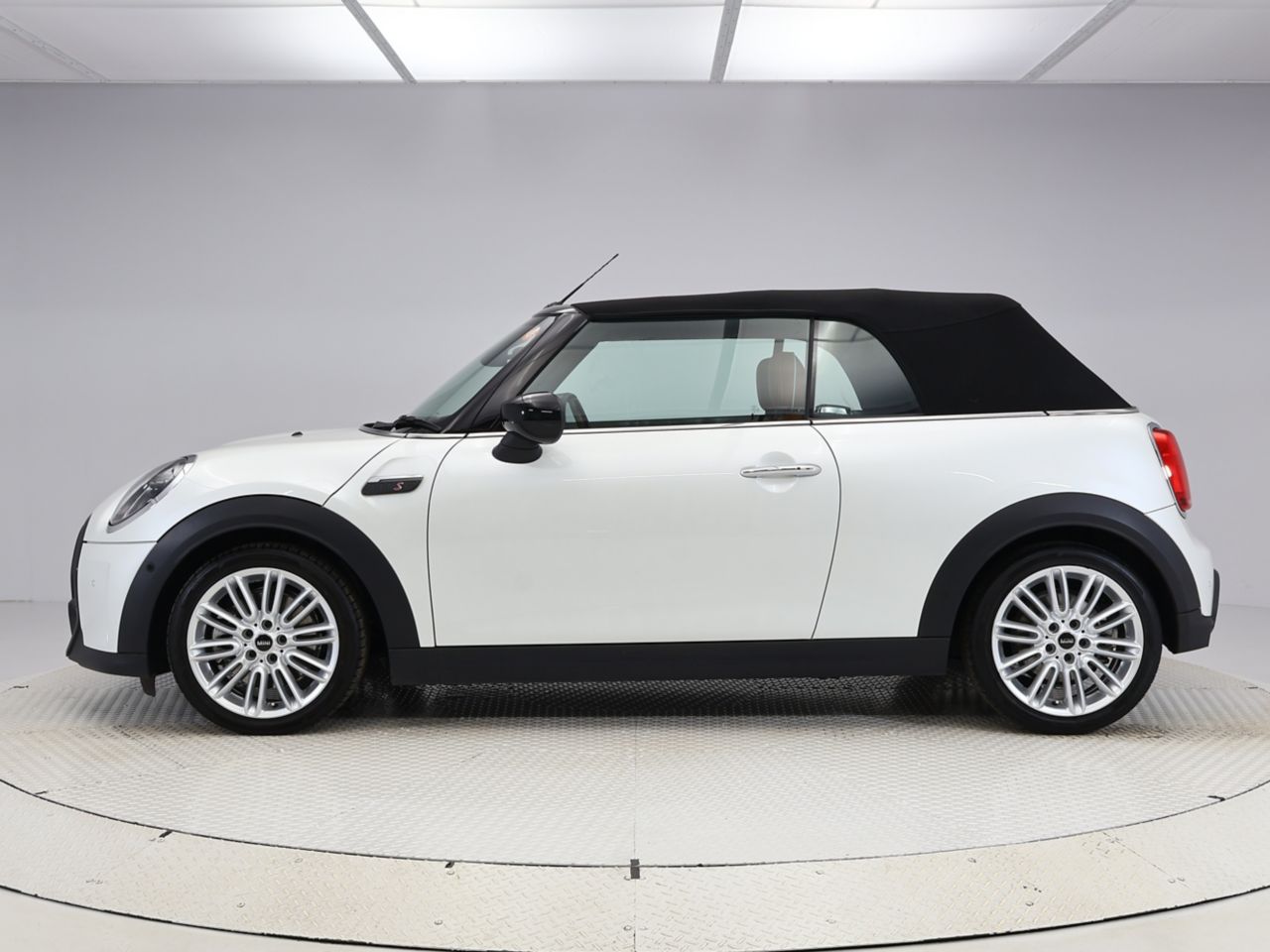 MINI Cooper S Convertible RHD